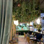 Флористическое оформление потолка из искусственных растений, 35 кв.м., ArtRamus бутик и кафе